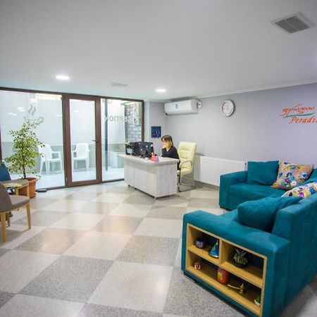 Peradia Hotel Kutaisi Ngoại thất bức ảnh