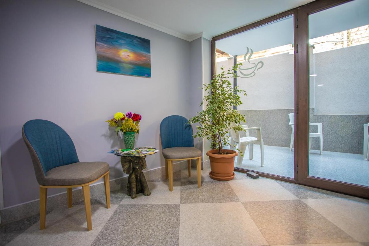 Peradia Hotel Kutaisi Ngoại thất bức ảnh