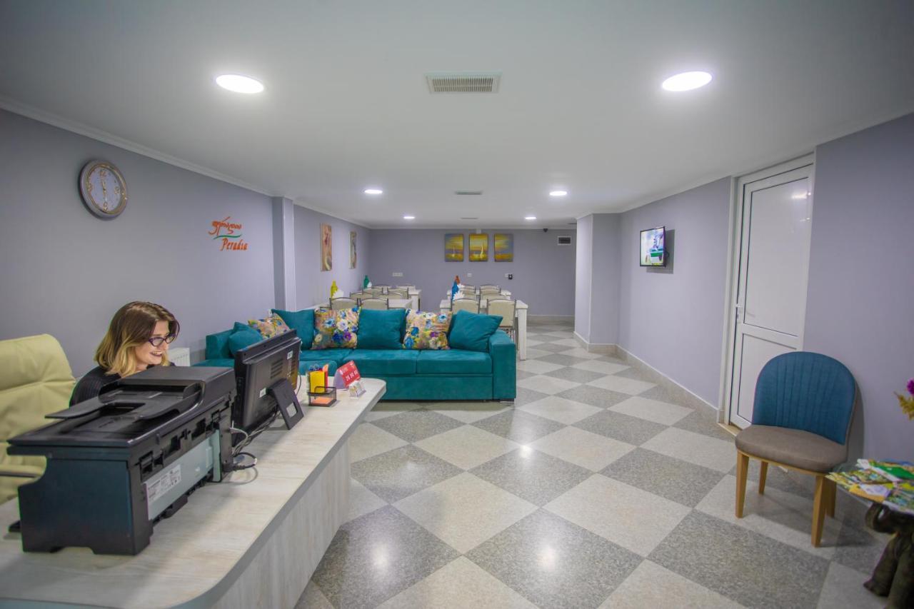 Peradia Hotel Kutaisi Ngoại thất bức ảnh