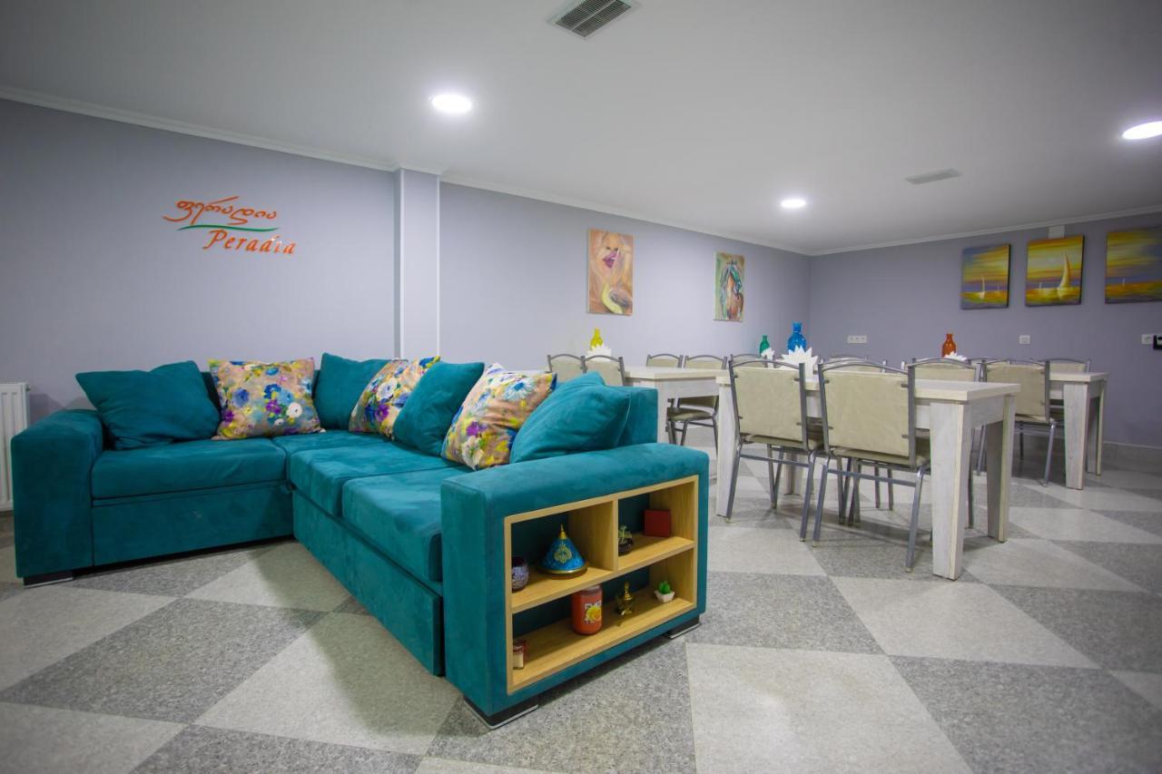 Peradia Hotel Kutaisi Ngoại thất bức ảnh