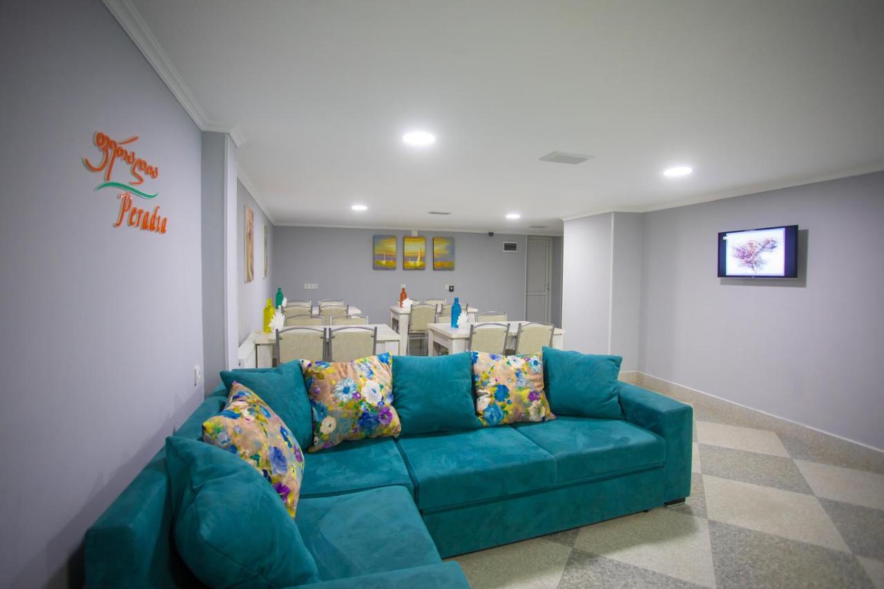 Peradia Hotel Kutaisi Ngoại thất bức ảnh