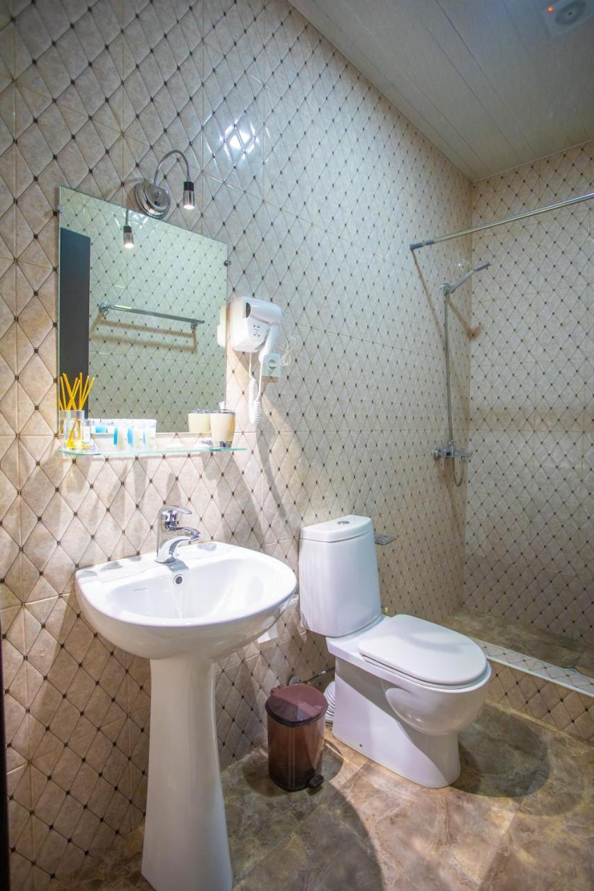 Peradia Hotel Kutaisi Ngoại thất bức ảnh