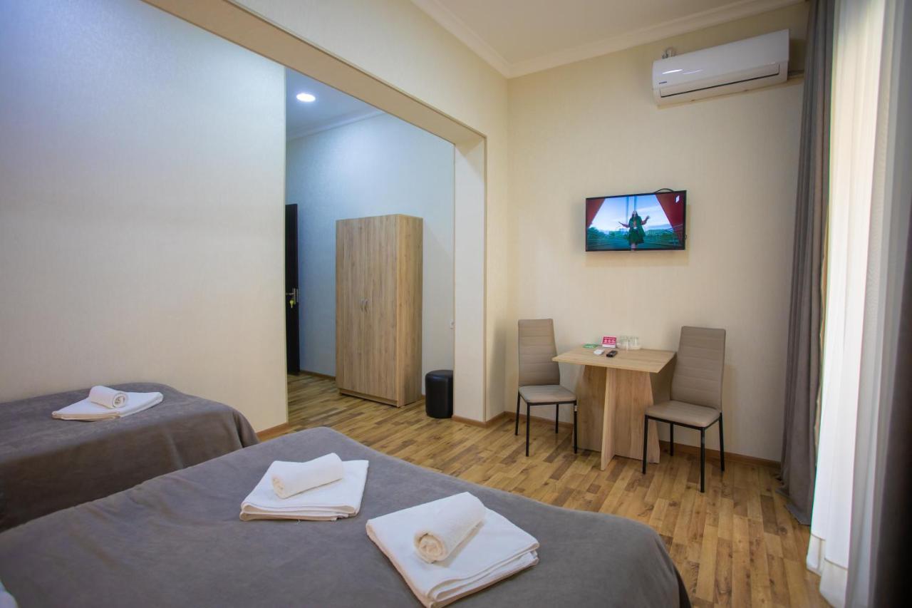 Peradia Hotel Kutaisi Ngoại thất bức ảnh
