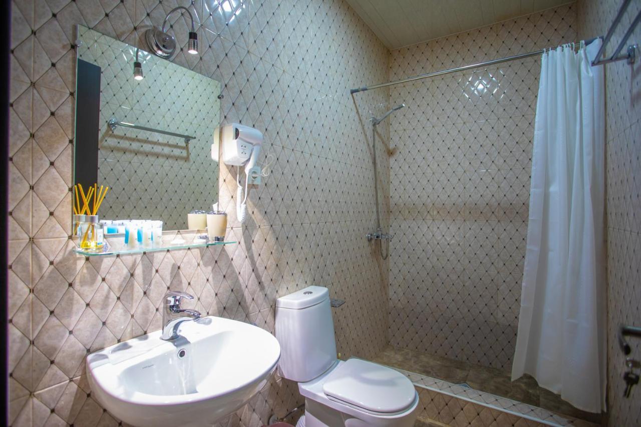 Peradia Hotel Kutaisi Ngoại thất bức ảnh